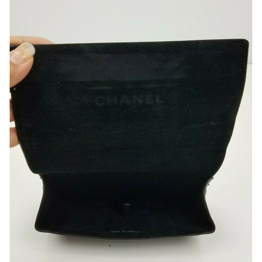 Chanel sunglasses quilted case & cleaning cloth - Picture 7 of 11
